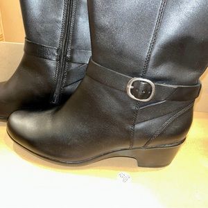 CLARKS Boots Extended Calf Leather Full Zip Molded Rubber Heel 10M NWT